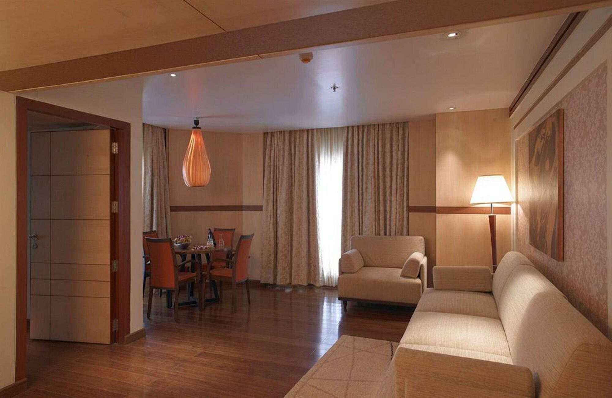 Royal Orchid Central Kireeti Hampi, Hospet Eksteriør billede