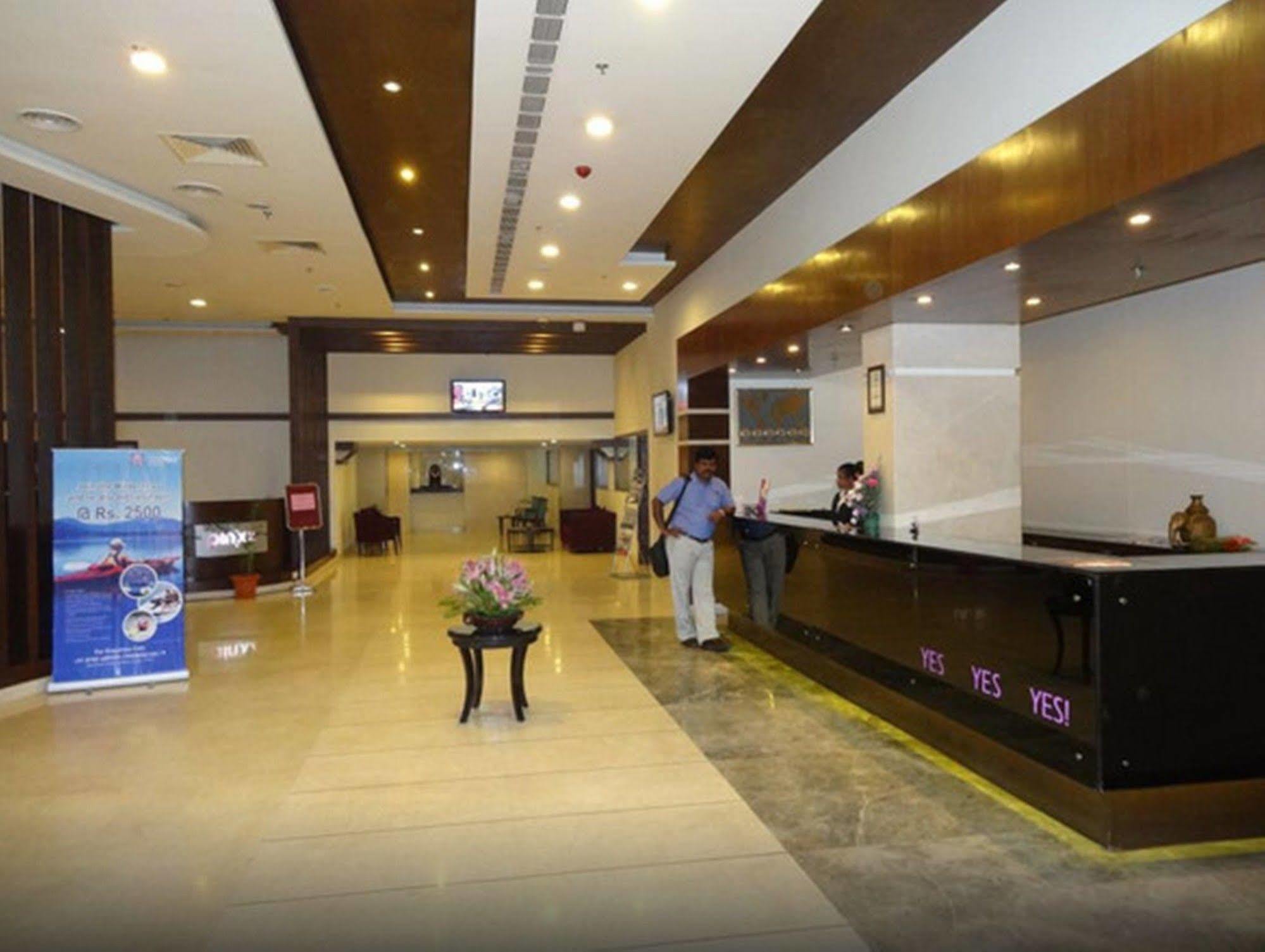 Royal Orchid Central Kireeti Hampi, Hospet Eksteriør billede
